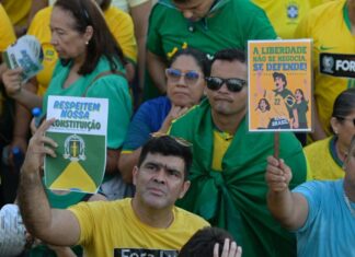 ’Seremos sua voz’, diz Maria do Carmo a Bolsonaro durante ligação feita no ‘Reaja, Brasil’ em Manaus
