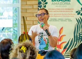 Primeira-dama participa de encontro com mulheres evangélicas na UFAM