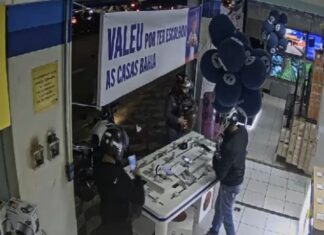 Assaltantes realizam arrastão e levam dezenas de celulares em loja