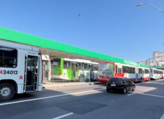 Salários atrasados levam rodoviários a nova paralisação e travam transporte em Manaus