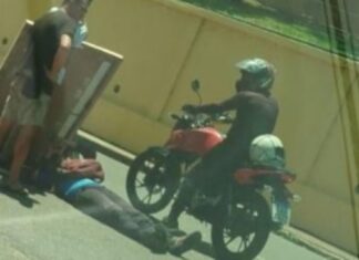 Motociclista fica ferido após colisão com carro na Avenida Presidente Kennedy em Manaus