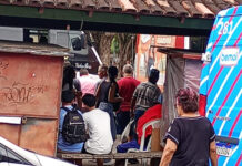 Micro-ônibus colide com ônibus no terminal da Praça da Matriz em Manaus