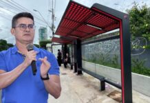 David Almeida assina contratos de manutenção de prédios e pontos de ônibus em Manaus por R$ 154 milhões