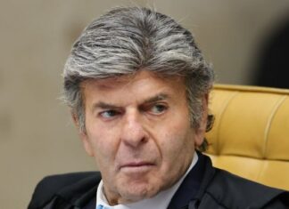 Luiz Fux decide manter número atual de deputados federais por estado nas eleições de 2026