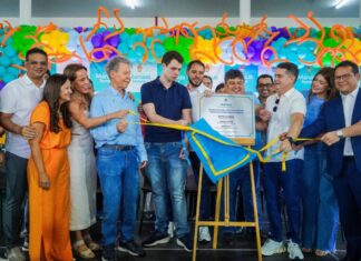 Presidente David Reis prestigia inauguração de escola municipal no Lago Azul