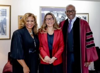 Janja da Silva participa de culto em igreja batista histórica no Harlem