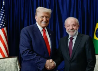 Trump se reúne com Lula e sinaliza acordo para encerrar tarifaço contra o Brasil