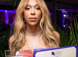 Deputada trans Erika Hilton propõe PL de dupla licença-maternidade para mães lésbicas
