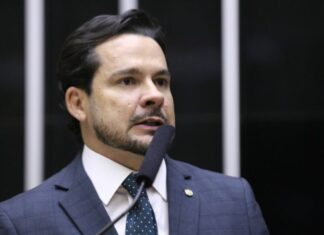 Câmara aprova projeto do Capitão Alberto Neto que garante resposta imediata da Anac a casos de violência contra mulheres