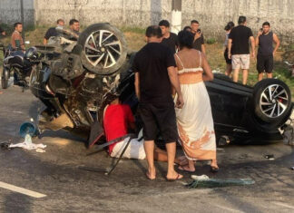 Colisão na Avenida do Turismo deixa mortos e vítimas presas às ferragens em Manaus