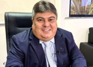 Presidente David Reis prestigia solenidade de entrega do Colar do Mérito de Contas no TCE-AM