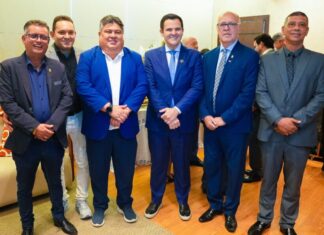 Presidente David Reis e vereadores da CMM prestigiam solenidade de entrega do Colar do Mérito de Contas no TCE-AM