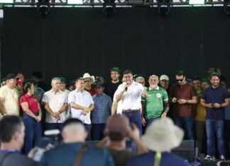 Em inauguração da AM-010, Wilson Lima reúne prefeitos da base aliada e oposição