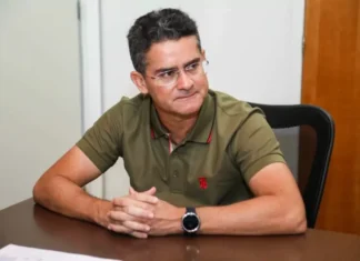 Gestão David Almeida é denunciada por irregularidades em licitação de material gráfico
