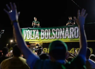 Monitoramento da Quaest mostra redes majoritariamente contra prisão de Bolsonaro