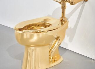 Vaso sanitário de ouro é leiloado por R$ 60 milhões após peça original ser roubada