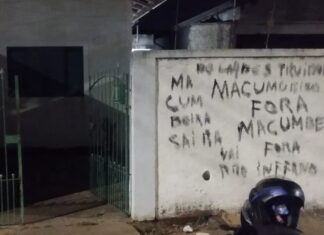 Mulher é esfaqueada 7 vezes por casal em ataque motivado por intolerância religiosa