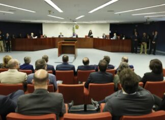 Supremo Tribunal Federal inicia julgamento de seis réus da trama golpista
