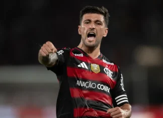 Arrascaeta marca os gols e leva Flamengo à semifinal da Copa Intercontinental