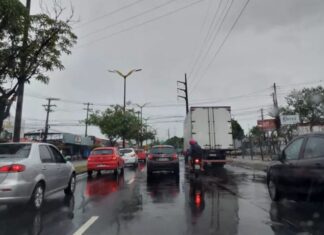 Manaus entra em alerta por chuvas intensas e risco de deslizamentos