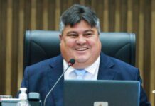 Vereadores da CMM apresentam moção de parabenização ao presidente David Reis por seu aniversário