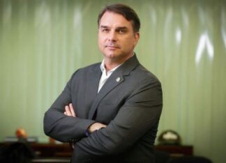 Confirmado! Bolsonaro escolhe Flávio Bolsonaro para candidato à Presidência em 2026