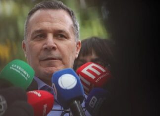 Médico de Bolsonaro detalha cirurgia e não descarta novo procedimento