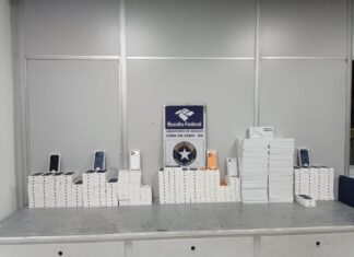 Receita apreende mais de 2 mil iPhones, produtos Apple e remédios proibidos no Aeroporto de Manaus