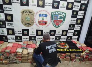 Polícia Civil apreende meia tonelada de drogas enterrada às margens de lago no Amazonas