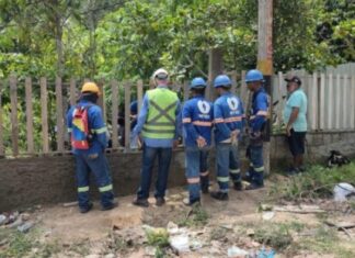 Homem morre após cair de poste enquanto mexia na fiação na Zona Leste de Manaus