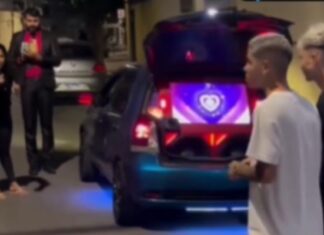 VÍDEO: Mãe se revolta ao descobrir filho adolescente namorando com amigo:’Cachorrada’