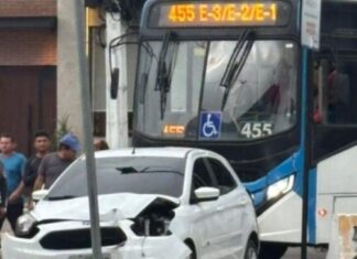 Acidente na Constantino Nery provoca congestionamento em Manaus