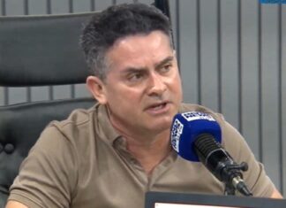 Áudios, dossiê e operação policial pressionam e podem levar ao impeachment de David Almeida por suposta ligação com o CV