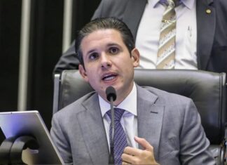 Presidente da Câmara descarta instalação imediata de CPI do Banco Master