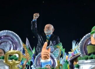 Desfile em homenagem a Lula: partido Novo e Flávio Bolsonaro anunciam ações na justiça