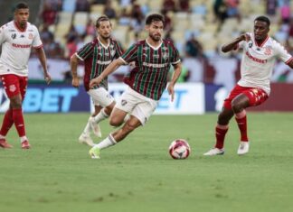 Fluminense vence Bangu, bate recorde e vai à semifinal do Carioca