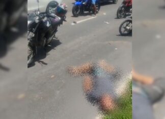 Supostamente embriagado, homem se joga na frente de veículos e provoca acidente em Manaus