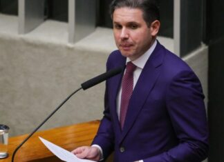 Motta promete avançar em debates sobre jornada 6×1 e trabalho por aplicativos