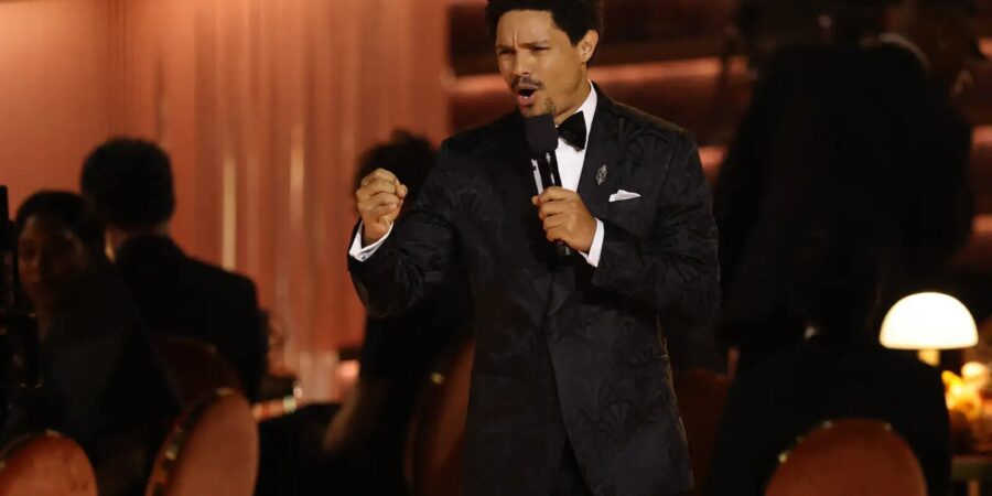 Grammy 2026: Críticas a Trump e ao ICE dominam cerimônia