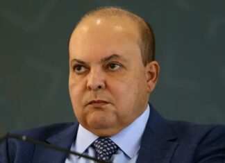Presidente da CPI pede convocação de Ibaneis Rocha após ausência