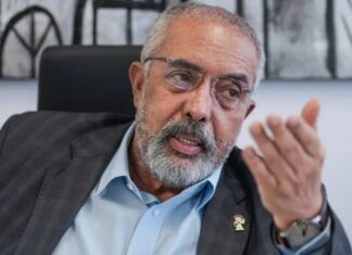Senador diz que não há mais motivo para manter jornada 6×1 e 44 horas semanais