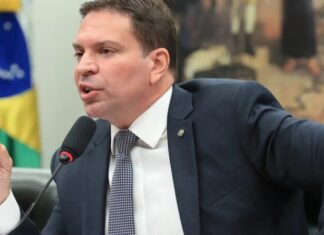 Alexandre Ramagem é ouvido pelo STF após ser considerado foragido nos EUA
