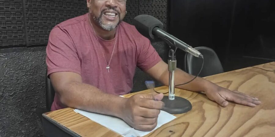 Samba-enredo é um grande enunciado político, defende sociólogo