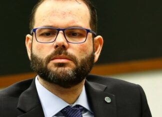Relator do TSE vota contra cassação do mandato do senador Jorge Seif