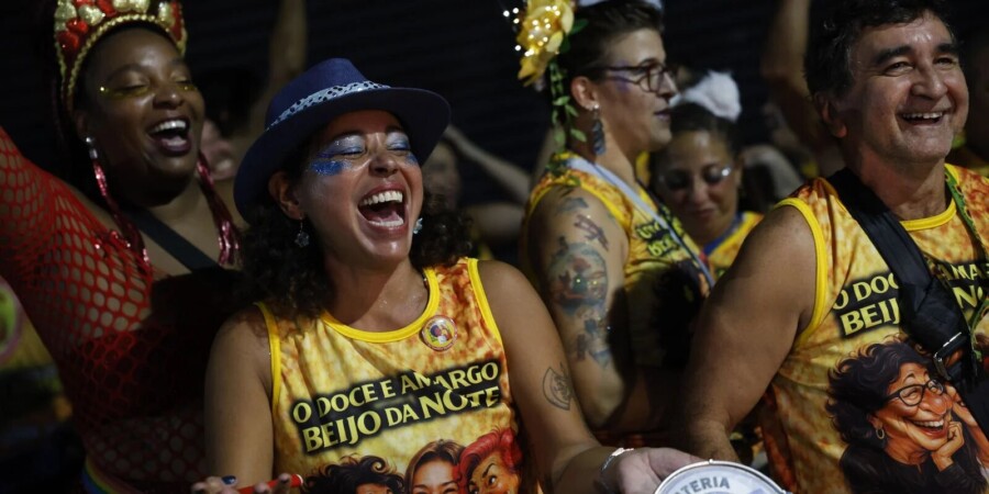 Bloco de carnaval no Rio busca integrar trabalhadoras do sexo e combater estigmas na Vila Mimosa