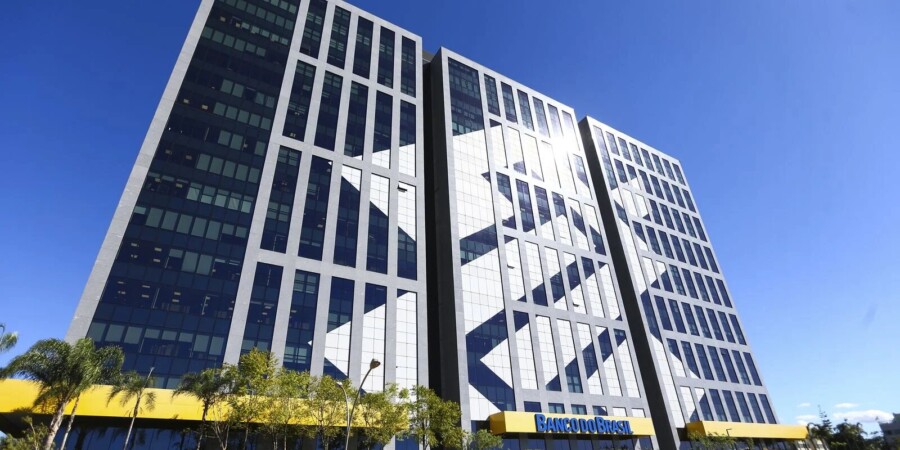 Banco do Brasil lucra R$ 20,68 bilhões em 2025, mas registra queda de 45,4%