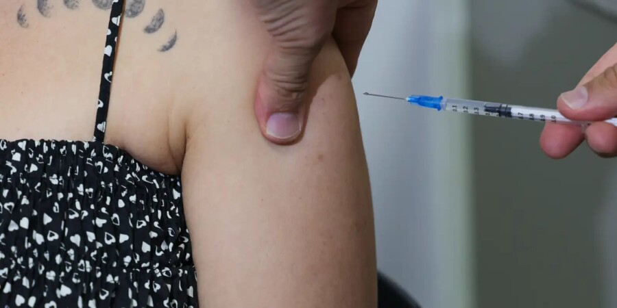 Anvisa sugere vacina contra HPV para ampliar proteção contra diversos tipos de câncer