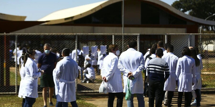 MEC revoga edital para criação de novos cursos de medicina particulares