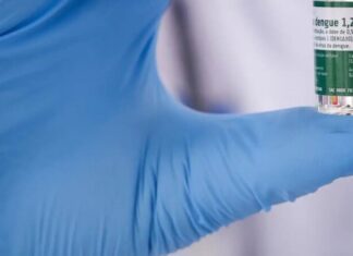 Inicia vacinação de 1,2 milhão de profissionais de saúde contra a dengue