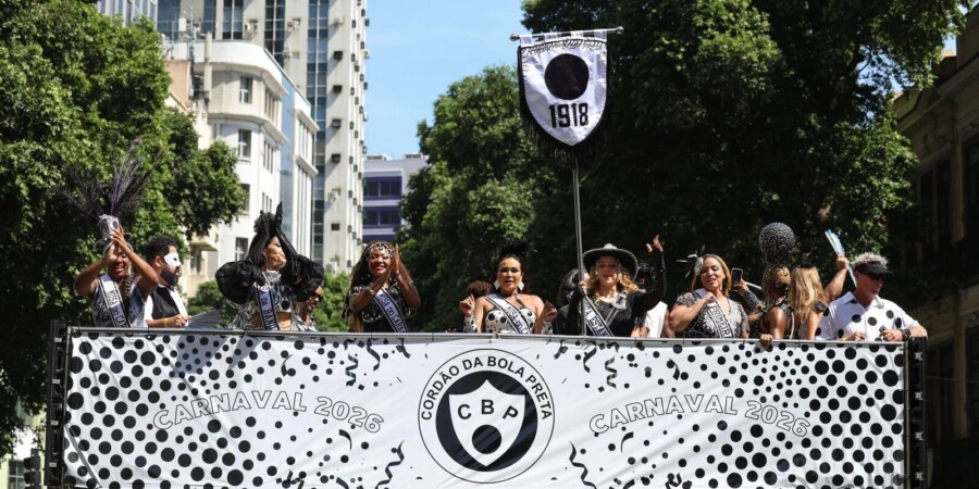 Cordão do Bola Preta celebra 107 anos de tradição no Carnaval do Rio